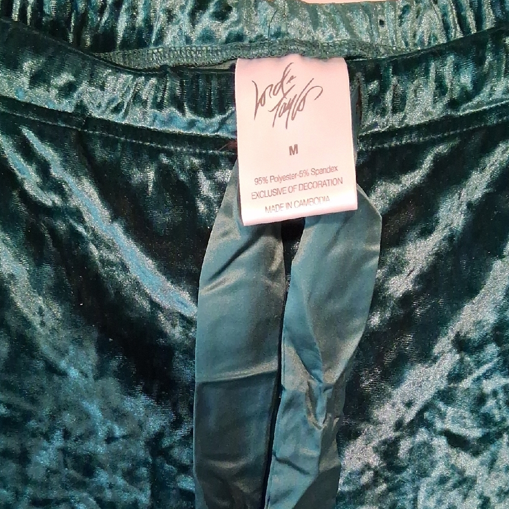 Lord & Taylor Emerald Green Velvet Pajama Set - Picture 3 of 6
